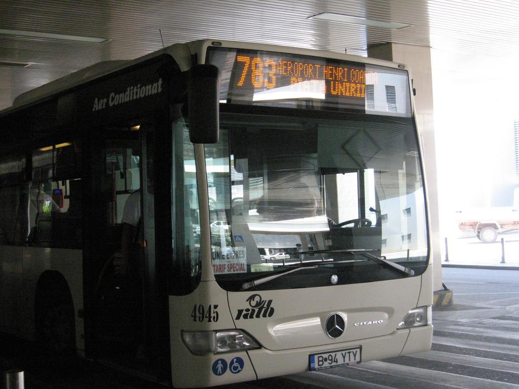 Bucharest Airport Suites & Villas Otopeni Luaran gambar