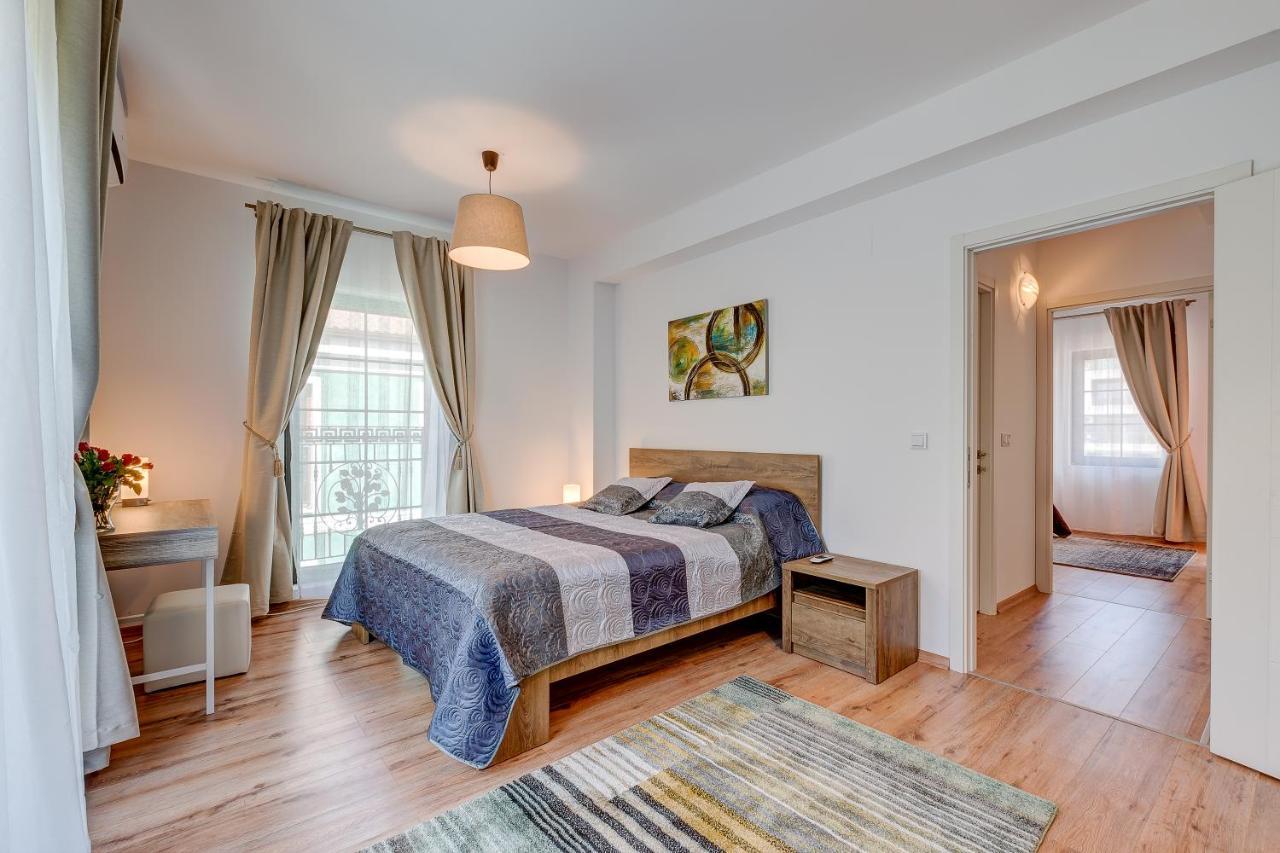 Bucharest Airport Suites & Villas Otopeni Luaran gambar