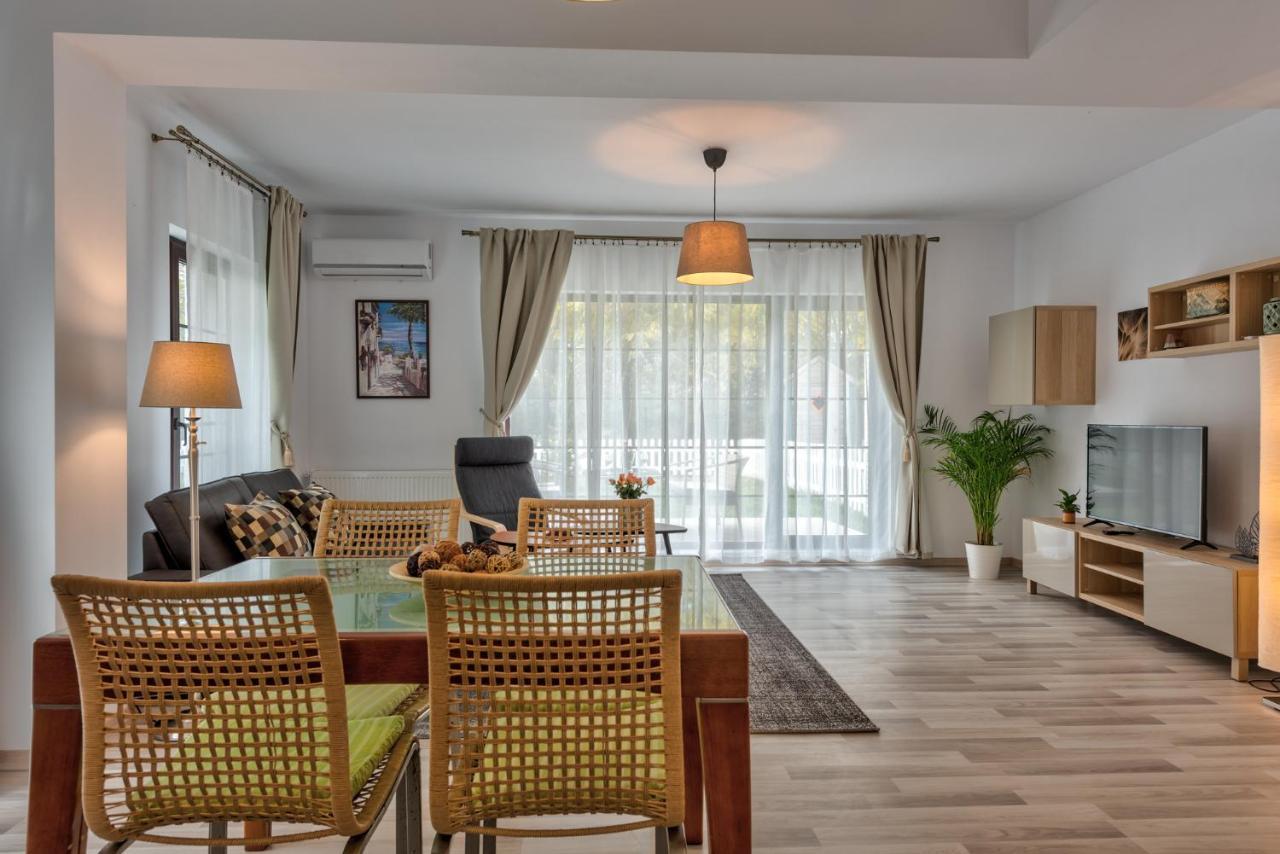 Bucharest Airport Suites & Villas Otopeni Luaran gambar